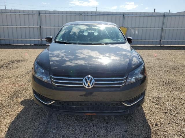 2014 Volkswagen Passat SE