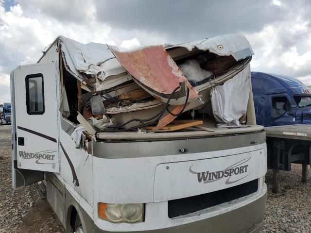 2004 Workhorse Custom Chassis Motorhome Chassis W22
