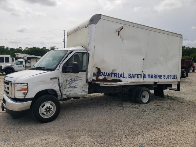 2024 Ford Econoline E450 Super Duty Cutaway Van