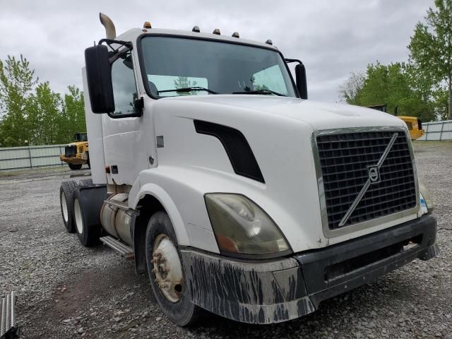 2007 Volvo VNL Semi Truck