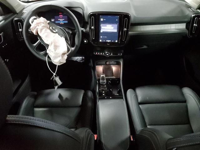 2025 Volvo XC40 Plus