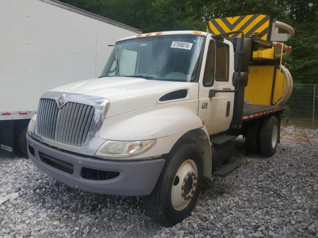 2005 International 4000 4300