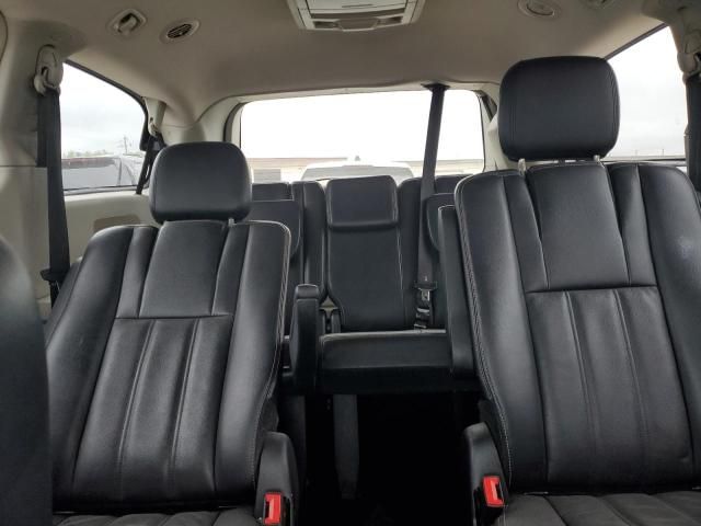 2013 Chrysler Town & Country Touring