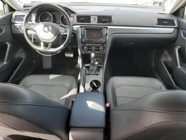 2017 Volkswagen Passat R-Line