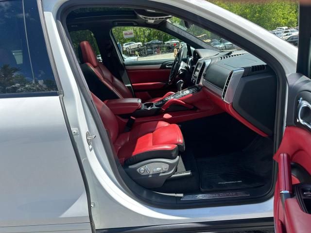 2015 Porsche Cayenne Turbo