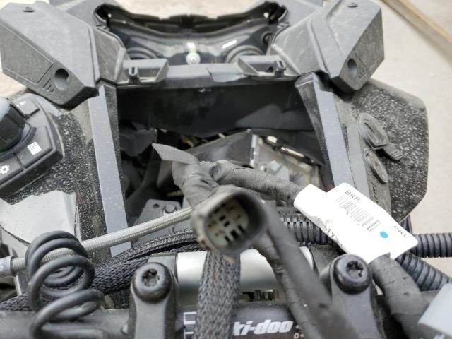 2021 Skidoo 2021 Skidoo Renegade