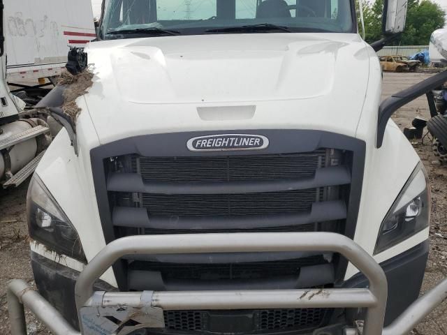 2023 Freightliner Cascadia 116 Semi Truck