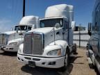 2013 Kenworth T600 Semi Truck