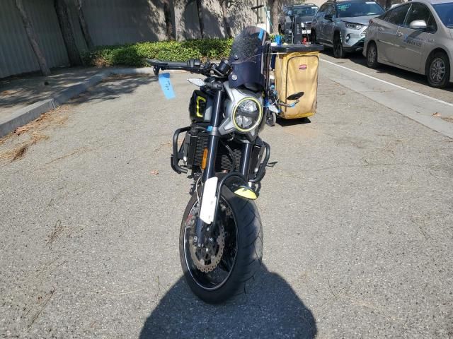 2023 Cf Moto 700 CL-X