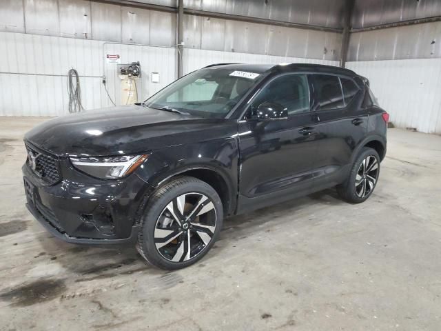 2025 Volvo XC40 Plus
