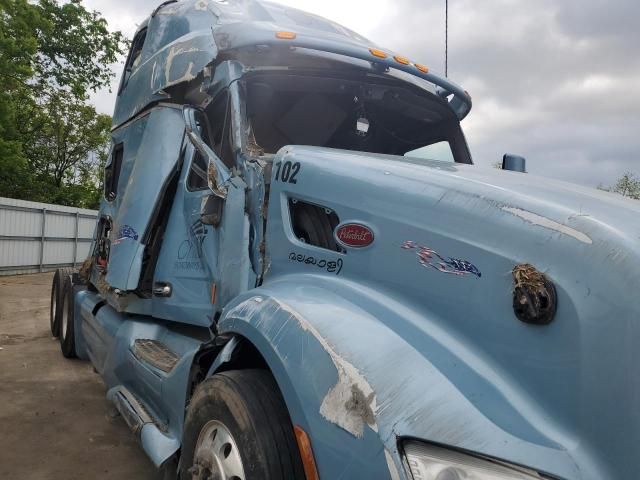 2019 Peterbilt 579 Semi Truck