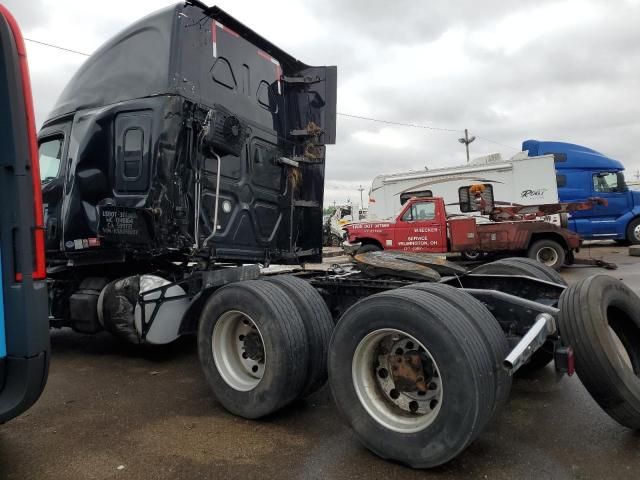 2019 Freightliner Cascadia 126 Semi Truck