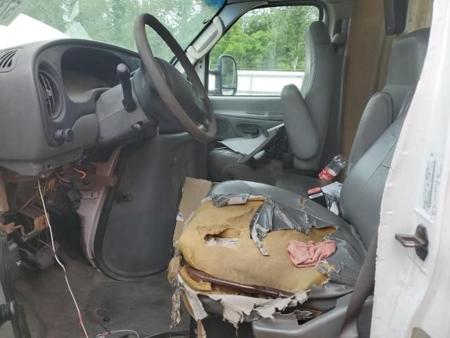 2007 Ford Econoline E450 Super Duty Cutaway Van