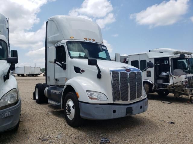 2016 Peterbilt 579 Semi Truck