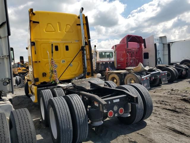 2011 Freightliner Cascadia 125 Semi Truck