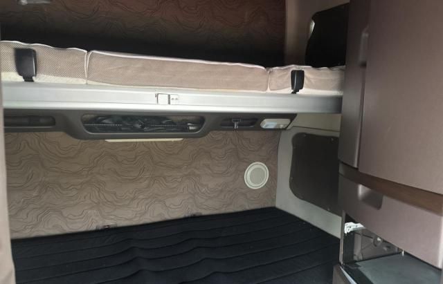 2017 Volvo VN VNL