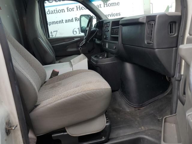 2011 GMC Savana Cutaway G3500