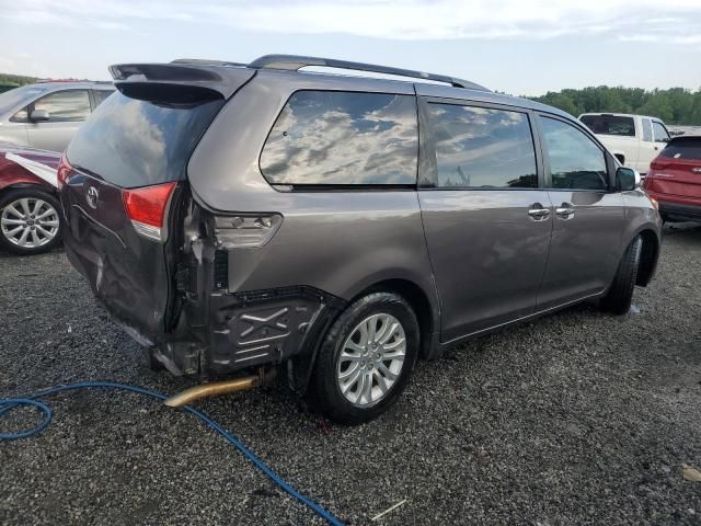 2013 Toyota Sienna XLE