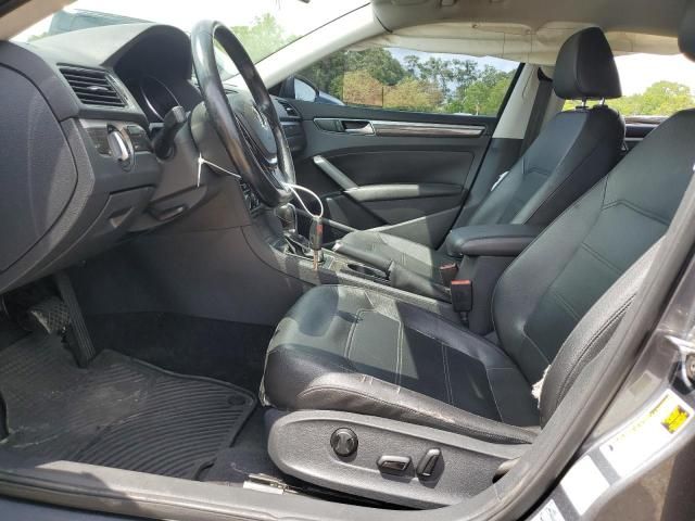 2016 Volkswagen Passat SE