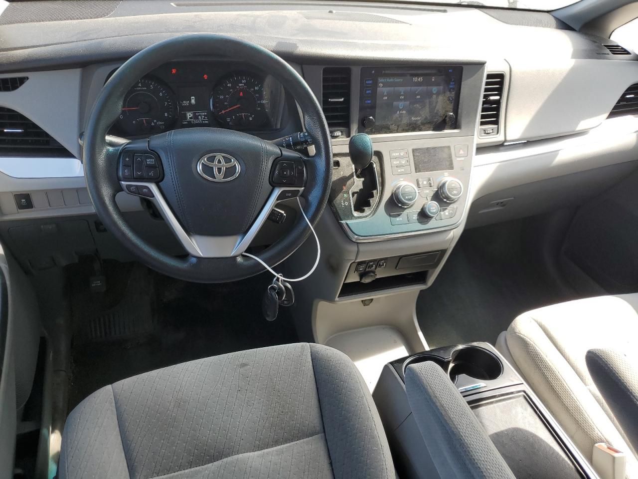 2017 Toyota Sienna le