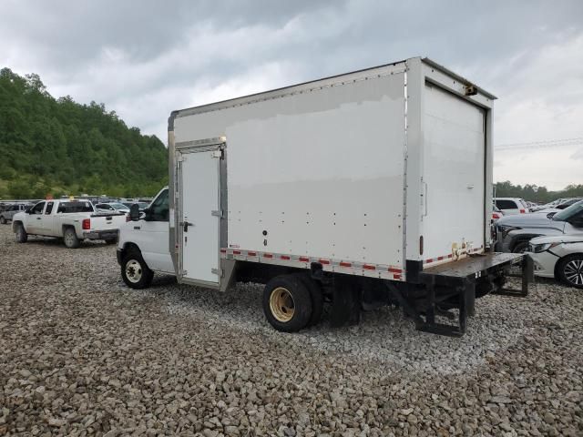 2021 Ford Econoline E350 Super Duty Cutaway Van