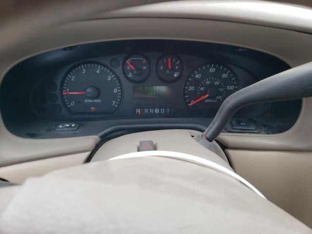 2004 Ford Taurus SE
