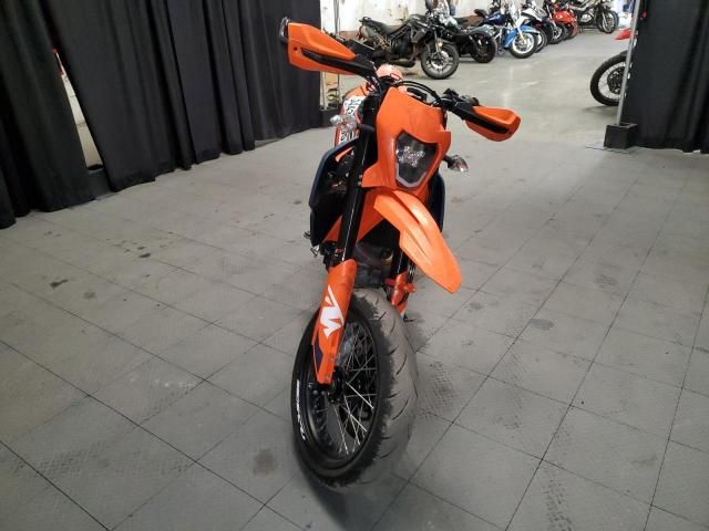 2023 KTM 690 SMC R
