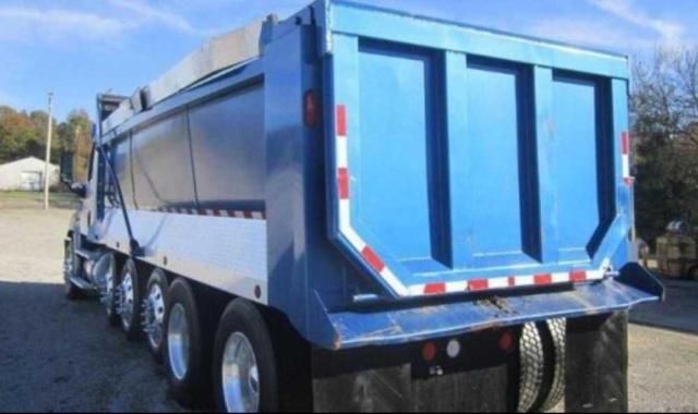 2017 Freightliner Cascadia 125