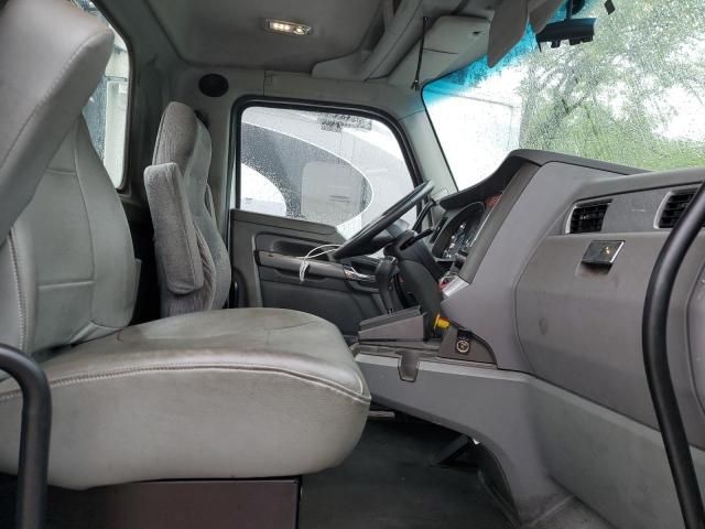 2016 Kenworth T680 Semi Truck