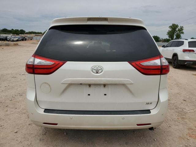 2015 Toyota Sienna xle 8-passenger