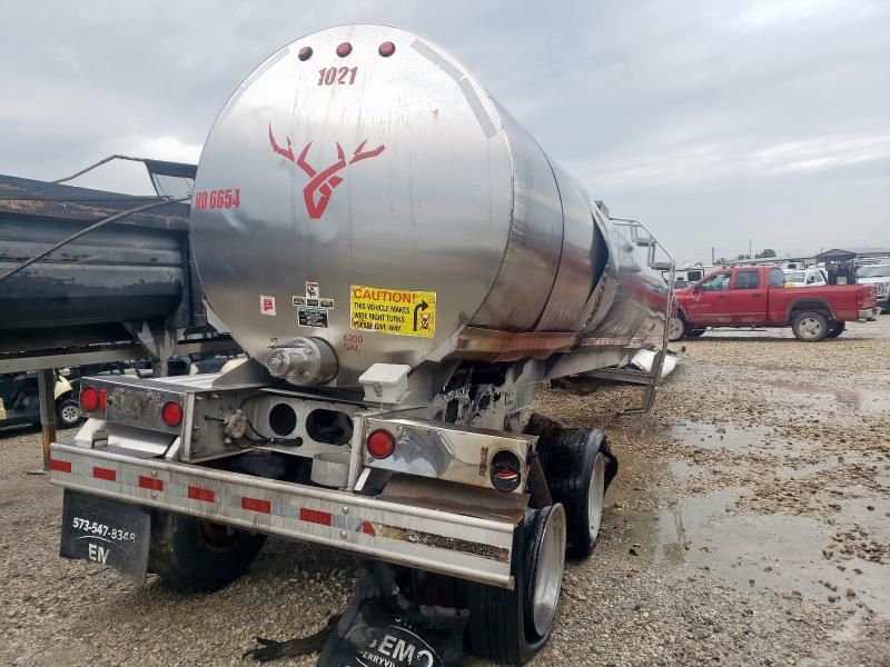 2004 Walker Tank Trailer