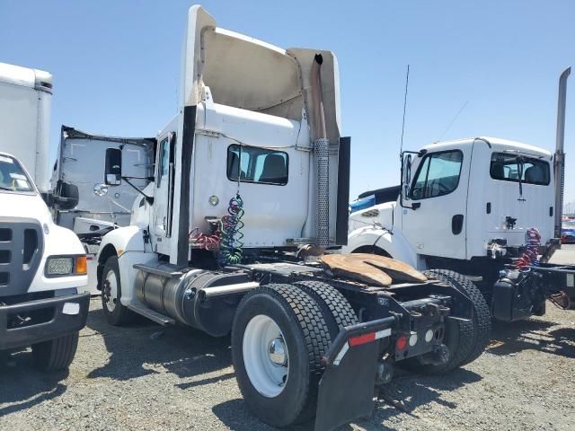 2013 Kenworth T660 Semi Truck