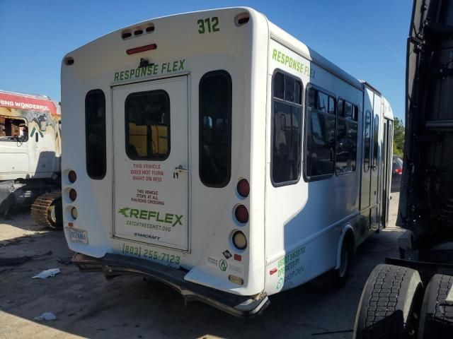 2016 Ford Econoline E450 Super Duty Cutaway Van