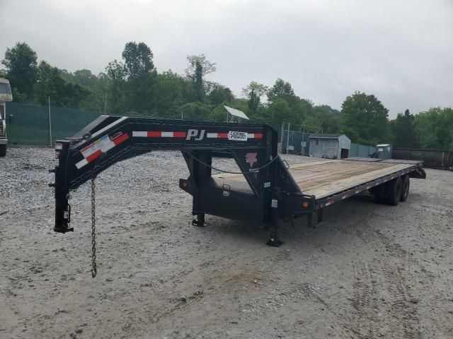 2016 PJ Gooseneck FD302 Equipment Trailer