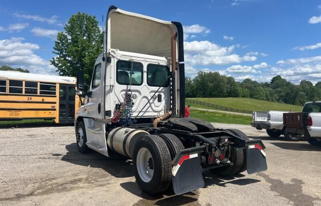 2014 Freightliner Cascadia 125