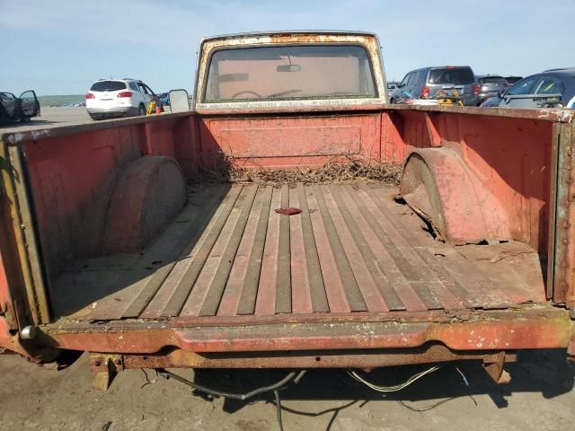 1973 Jeep J4000