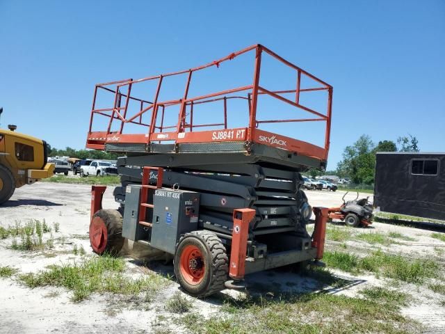 2018 Skyjack SJ8841RT Scissor Lift