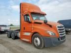 2019 Freightliner Cascadia 126 Semi Truck
