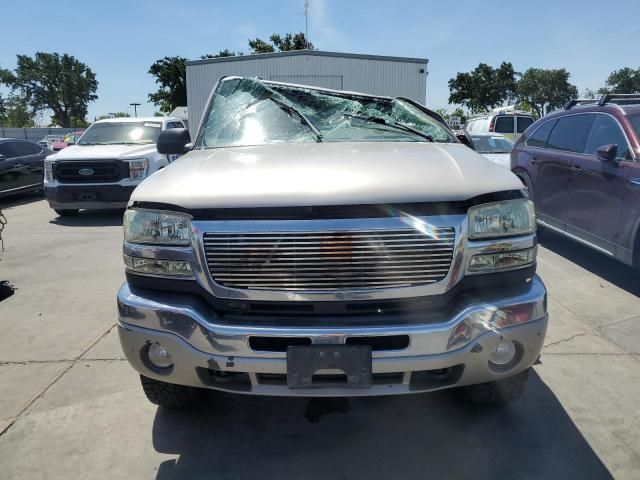 2004 GMC Sierra K2500 Heavy Duty