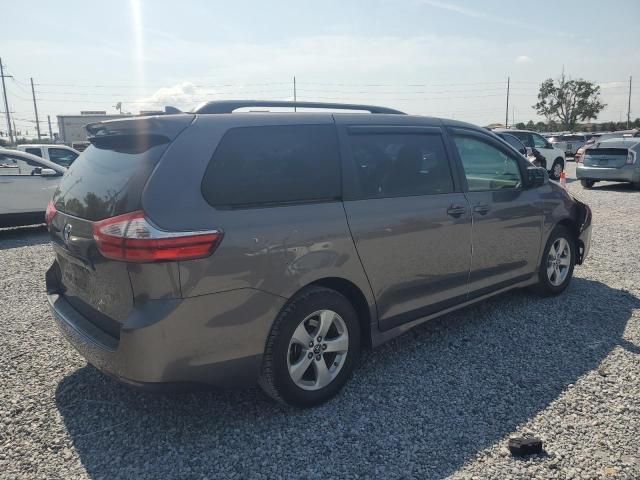 2018 Toyota Sienna LE