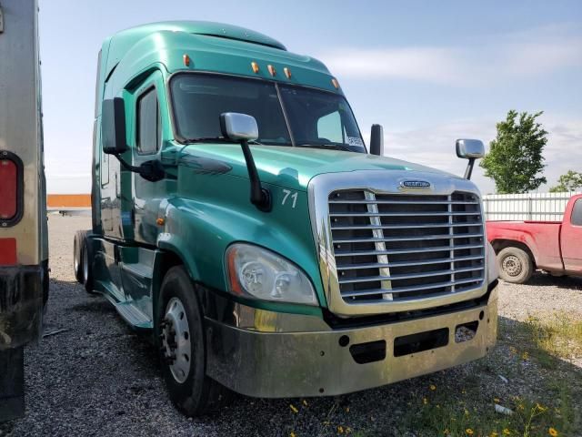 2015 Freightliner Cascadia 125 Semi Truck