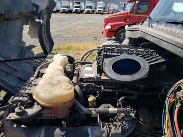 2018 Freightliner Cascadia 126