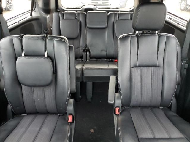 2014 Chrysler Town & Country S