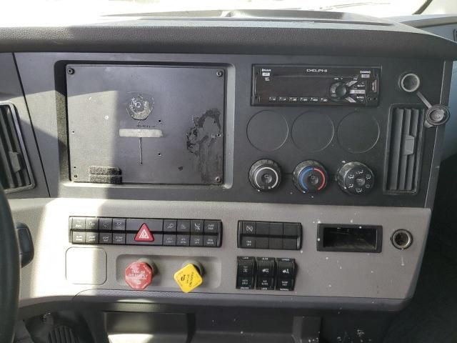 2018 Freightliner Cascadia 126 Semi Truck