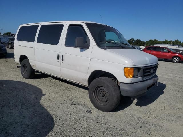 2004 Ford Econoline E350 Super Duty Wagon