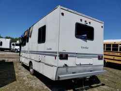 Salvage trucks for sale at Elgin, IL auction: 2000 Gulf Stream 2000 Ford Econoline E450 Super Duty Cutaway Van RV