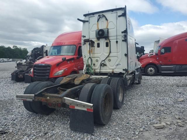 2016 Freightliner Cascadia 125 Semi Truck