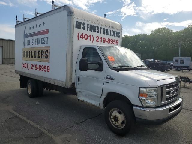 2011 Ford Econoline E350 Super Duty Cutaway Van