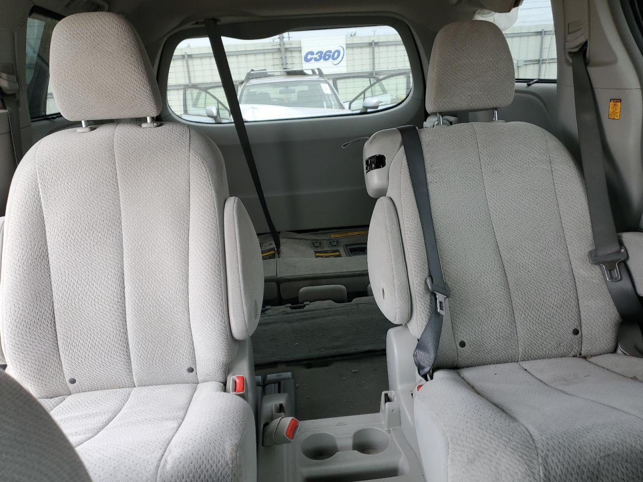 2012 Toyota Sienna le