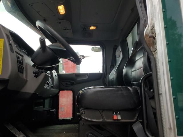 2015 Peterbilt 348